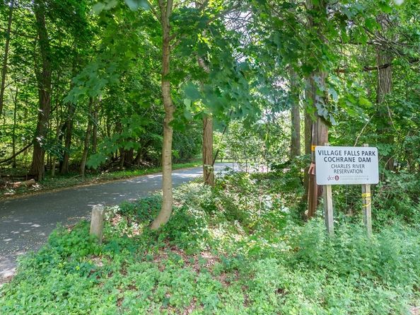 1345 South St, Needham MA 02492