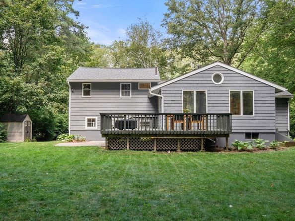 73 Willow Rd, Sudbury MA 01776