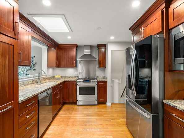73 Willow Rd, Sudbury MA 01776