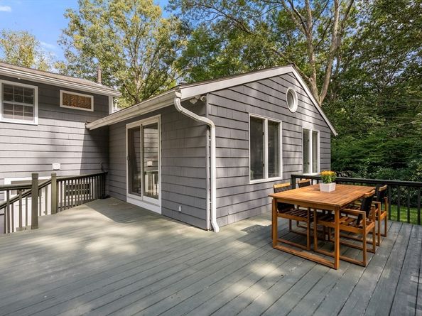 73 Willow Rd, Sudbury MA 01776