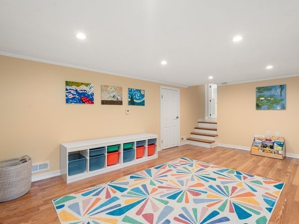 73 Willow Rd, Sudbury MA 01776