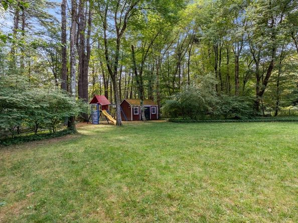 73 Willow Rd, Sudbury MA 01776