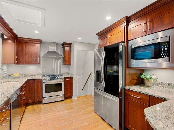 73 Willow Rd, Sudbury MA 01776