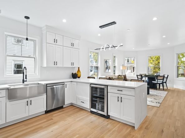 69 Marlboro St 1, Belmont MA 02478