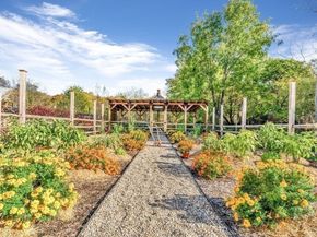 28 Hatch Farm Lane, Concord MA 01742