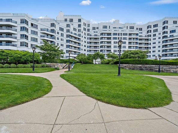 2001 Marina Drive 506W, Quincy MA 02171