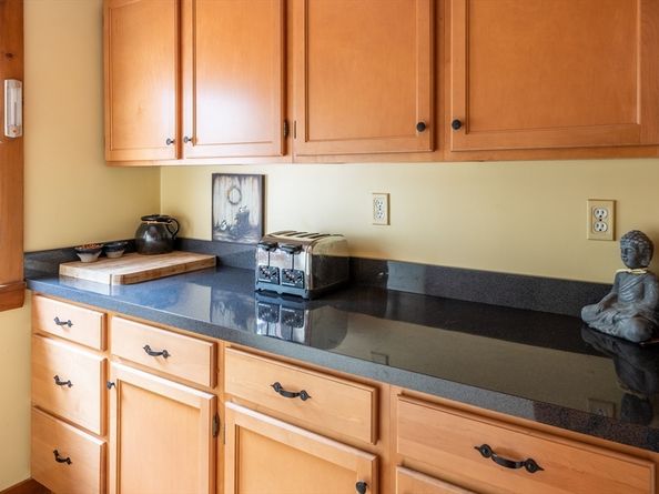 29 Miscoe Rd, Mendon MA 01756