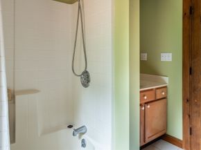 29 Miscoe Rd, Mendon MA 01756