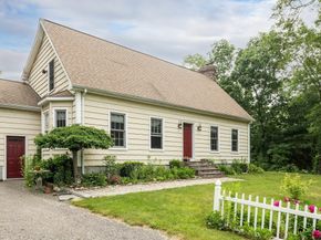 29 Miscoe Rd, Mendon MA 01756