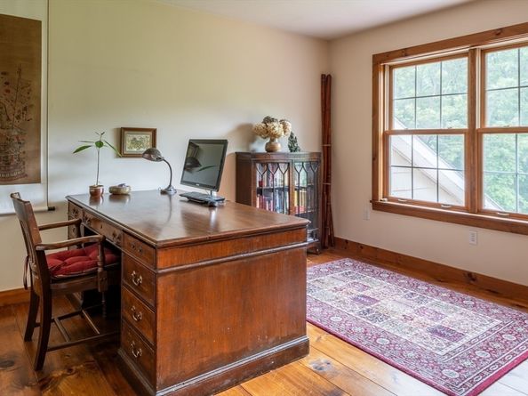 29 Miscoe Rd, Mendon MA 01756