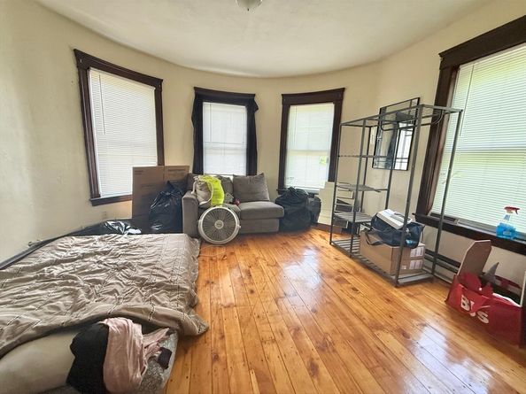 16 Hillside St, Worcester MA 01610