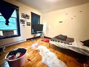 16 Hillside St, Worcester MA 01610