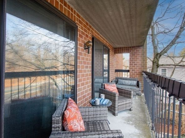 289 Elm St 34B, Medford MA 02155