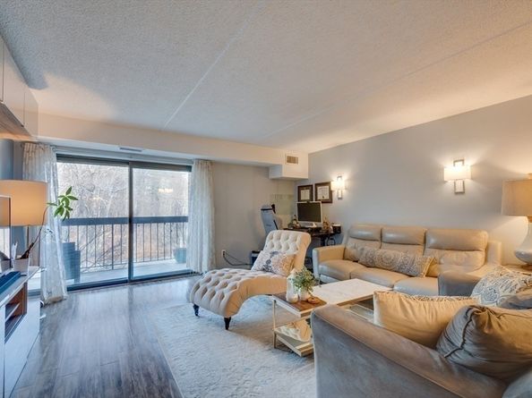 289 Elm St 34B, Medford MA 02155