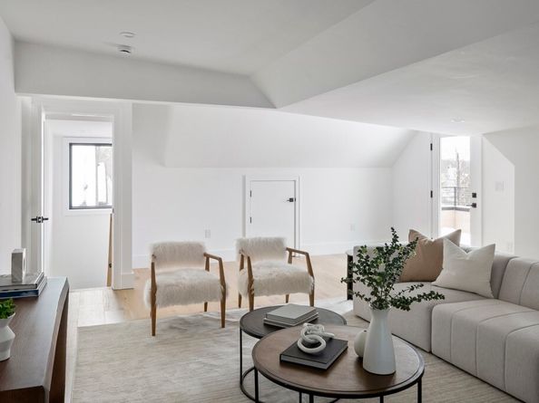 224 Auburn St F, Newton MA 02466
