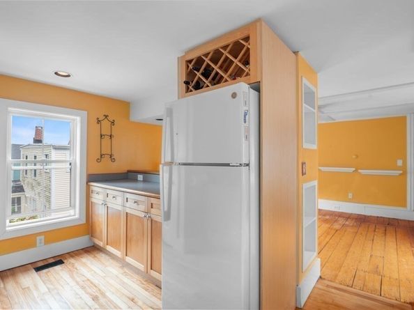 30 Oakland Street 2, Newburyport MA 01950