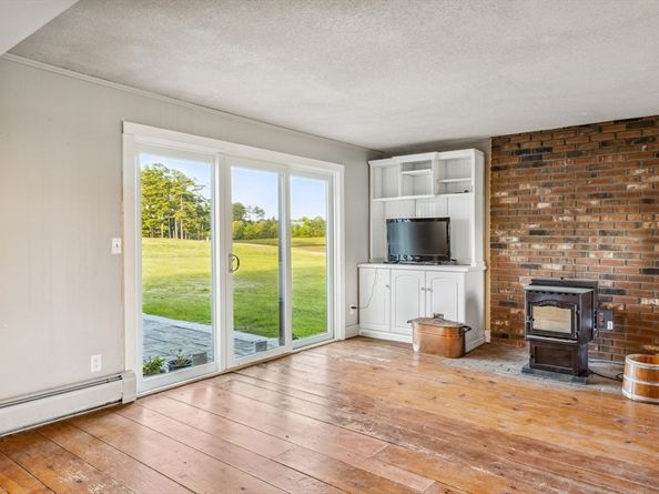 79 Wapping Road, Kingston MA 02364