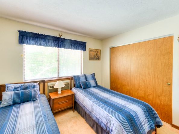 340 Sunderland Rd 2, Worcester MA 01604
