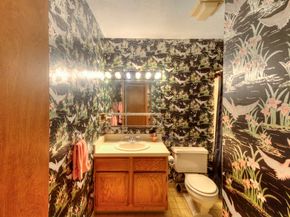 340 Sunderland Rd 2, Worcester MA 01604