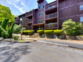 340 Sunderland Rd 2, Worcester MA 01604