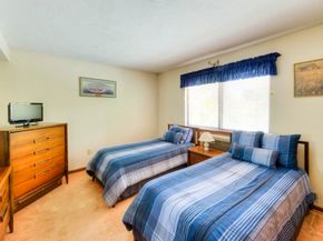 340 Sunderland Rd 2, Worcester MA 01604