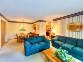 340 Sunderland Rd 2, Worcester MA 01604