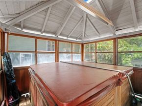 91 Lake Shore Drive, West Brookfield MA 01585