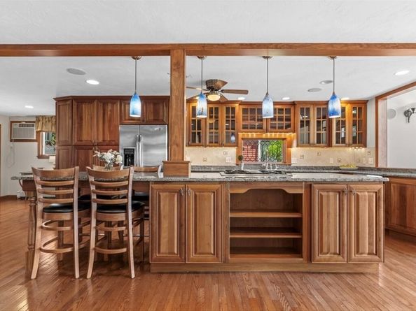 91 Lake Shore Drive, West Brookfield MA 01585