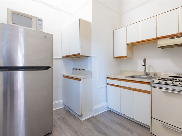 8 Garrison St 110, Boston MA 02116