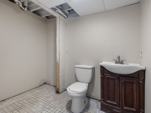 6 Windsor St, Andover MA 01810