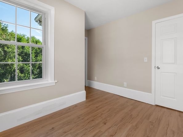 6 Windsor St, Andover MA 01810