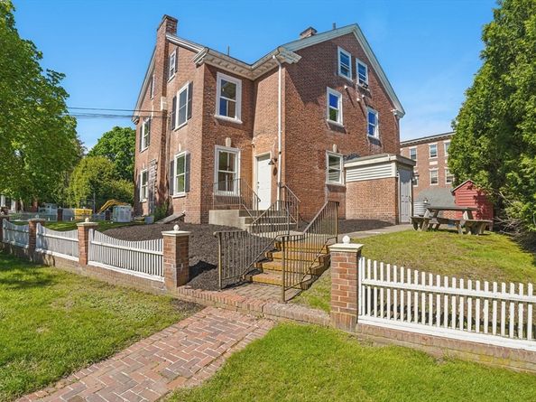 6 Windsor St, Andover MA 01810