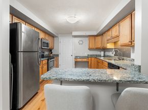 18 Hitching Post Ln 18, Northborough MA 01532