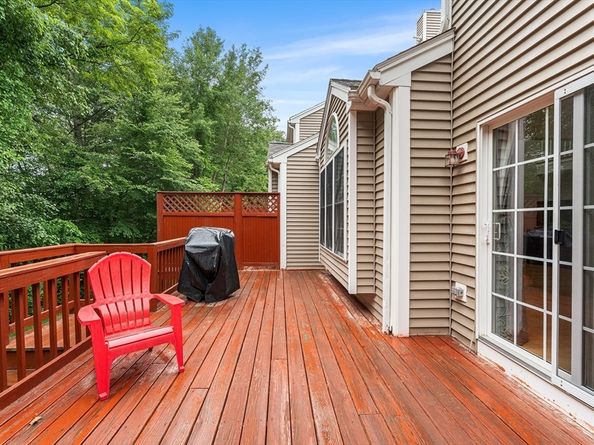 18 Hitching Post Ln 18, Northborough MA 01532