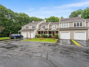 18 Hitching Post Ln 18, Northborough MA 01532