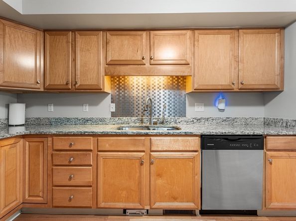 18 Hitching Post Ln 18, Northborough MA 01532