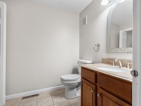 18 Hitching Post Ln 18, Northborough MA 01532