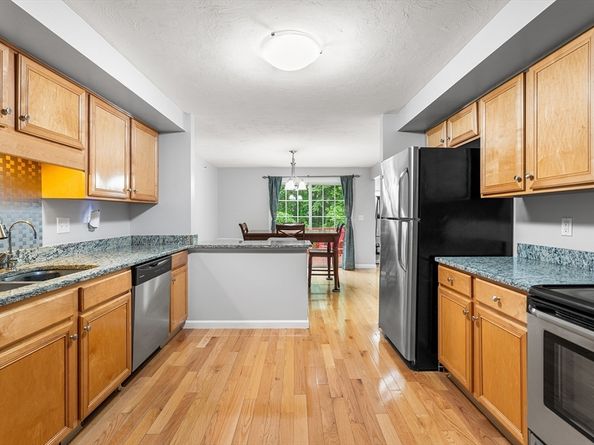 18 Hitching Post Ln 18, Northborough MA 01532