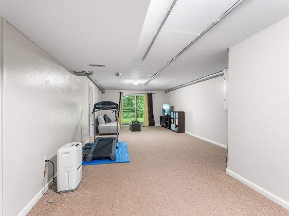 18 Hitching Post Ln 18, Northborough MA 01532
