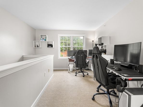 18 Hitching Post Ln 18, Northborough MA 01532