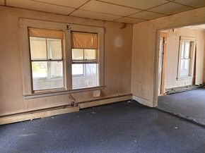 10 Conway Dr, Leicester MA 01524
