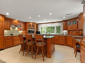 100 Parmenter Rd, Framingham MA 01701