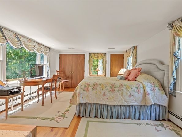 100 Parmenter Rd, Framingham MA 01701