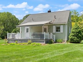 100 Parmenter Rd, Framingham MA 01701