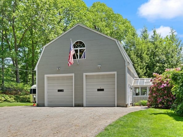 100 Parmenter Rd, Framingham MA 01701