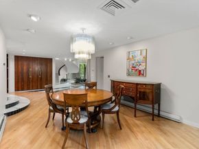 33 Aylesbury Rd, Worcester MA 01609