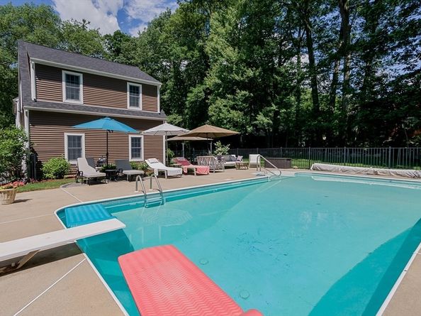2 Simon Davis Dr, Rutland MA 01543