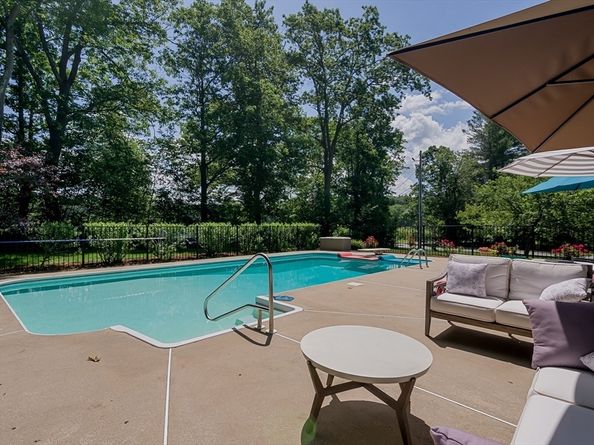 2 Simon Davis Dr, Rutland MA 01543