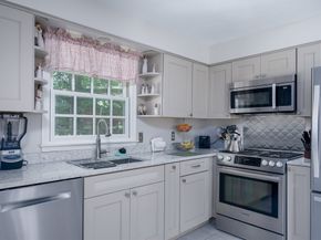 2 Simon Davis Dr, Rutland MA 01543