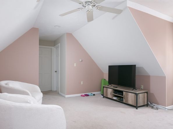 2 Simon Davis Dr, Rutland MA 01543